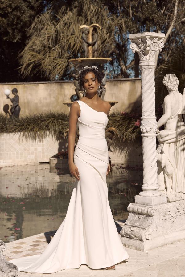 BEAU ML18005 FULL LENGTH FIT FLARE SILHOUETTE ASYMMETRICAL NECKLINE AND SINGLE SHOULDER BODICE WITH FLORAL LACE APPILQUES MIRROR BACK FINISH WEDDING DRESS MADI LANE BRIDAL2